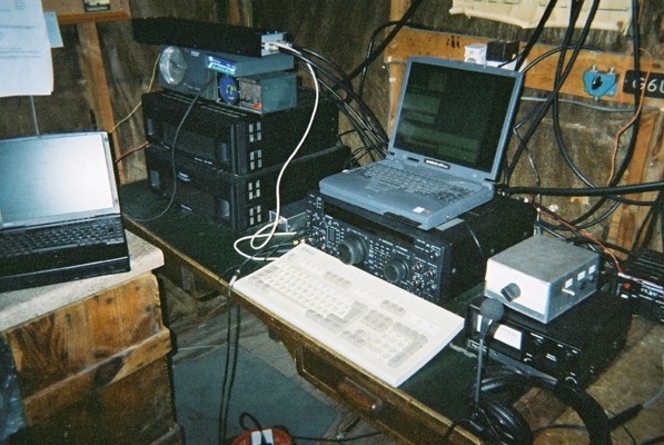 Photograph of CQWW 2004